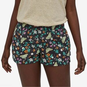 Patagonia Barely Baggies Luna Moth Outdoor Hiking Camping Lined Shorts M
